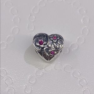 😍Chamilia 2016 love heart😍